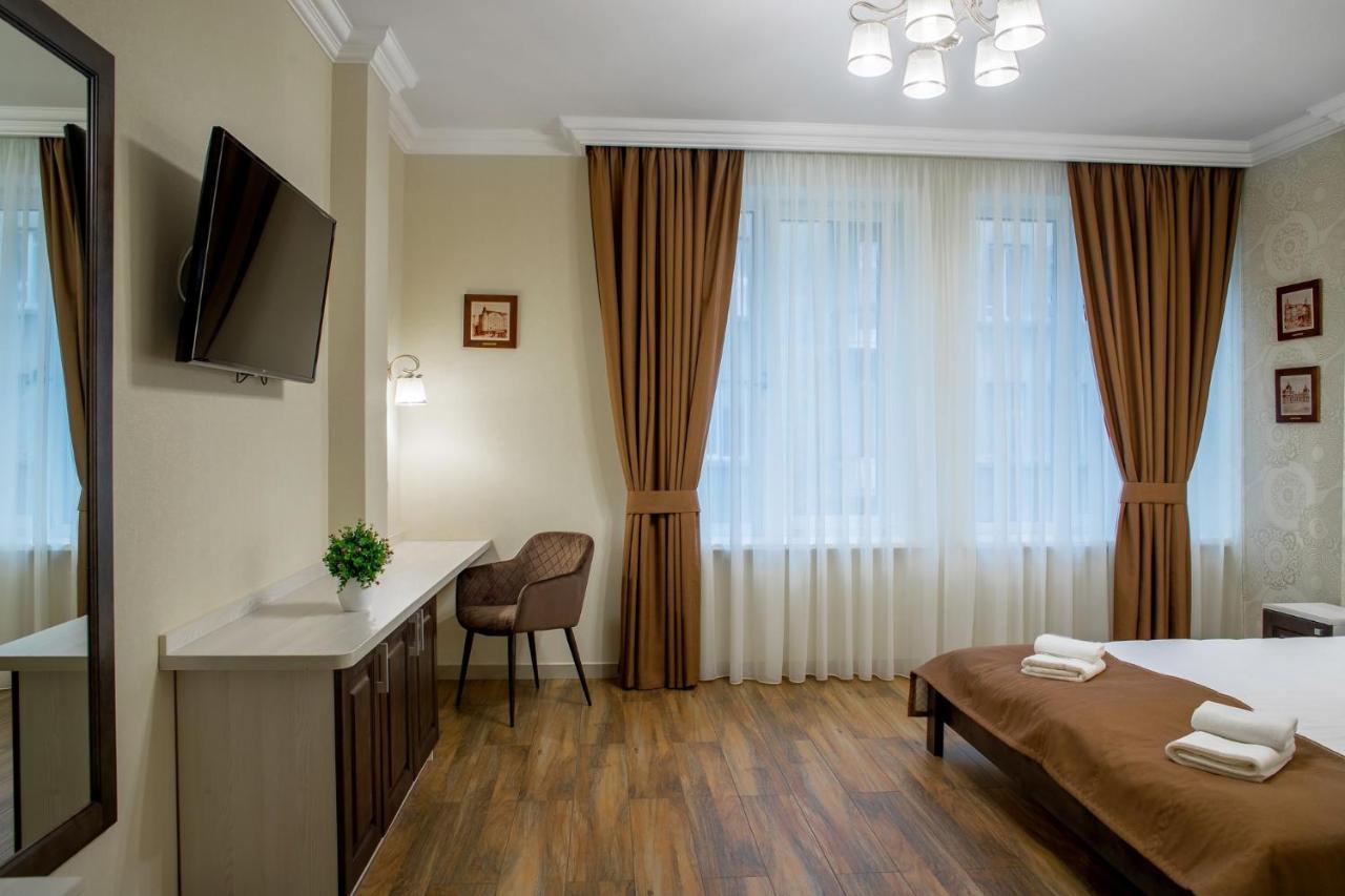 Mini Hotel Barvy Lvova on Hnatyuka St. Exteriér fotografie